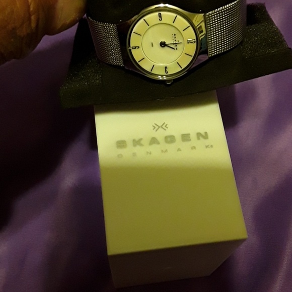 Watch - Picture 2 of 2